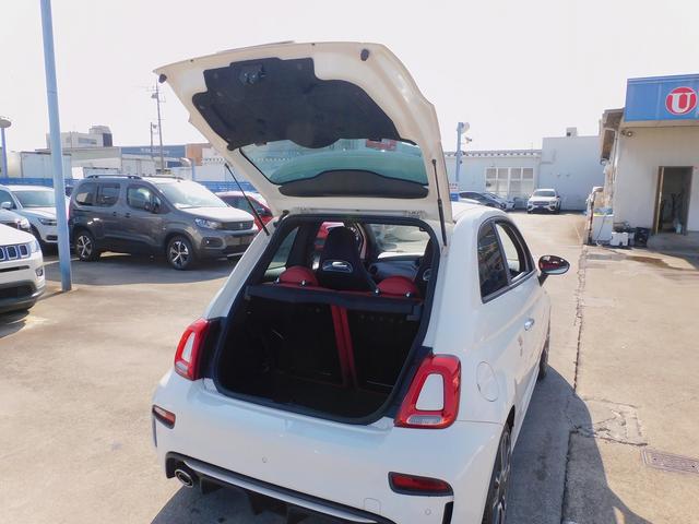 アバルト595 ツーリズモ 赤革シート・ナビフルセグTV・Bluetooth・キーレスキー・HIDライト・ETC・リアコーナーセンサー・純正17インチAW・パドルシフト・革ステアリング・フロアマット・フォグライト(10枚目)