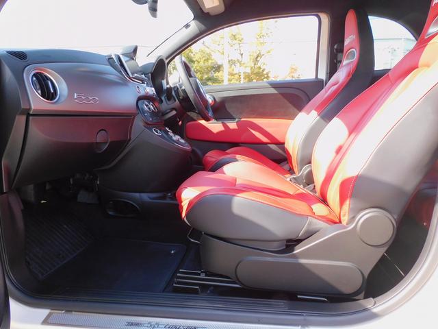 アバルト595 ツーリズモ 赤革シート・ナビフルセグTV・Bluetooth・キーレスキー・HIDライト・ETC・リアコーナーセンサー・純正17インチAW・パドルシフト・革ステアリング・フロアマット・フォグライト(43枚目)