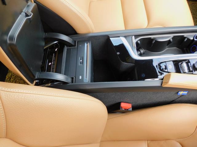 V90 D4 ノルディックエディション 限定60台・インテリセーフ・本革・サンルーフ・HUD・ナビTV・CarPlay・全周囲カメラ・コーナーセンサー・パワーバックドア・純正19インチAW・harman/kardonサウンド・ETC・USB(49枚目)