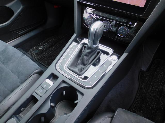 パサートヴァリアント TDIエレガンスライン ACC・Discover Pro・ナビTV・バックカメラ・CarPlay・2.0ETC・ハーフレザー・シートヒーター・LEDライト・コーナーセンサー・パワーバックドア・パーキングアシスト・USB(13枚目)