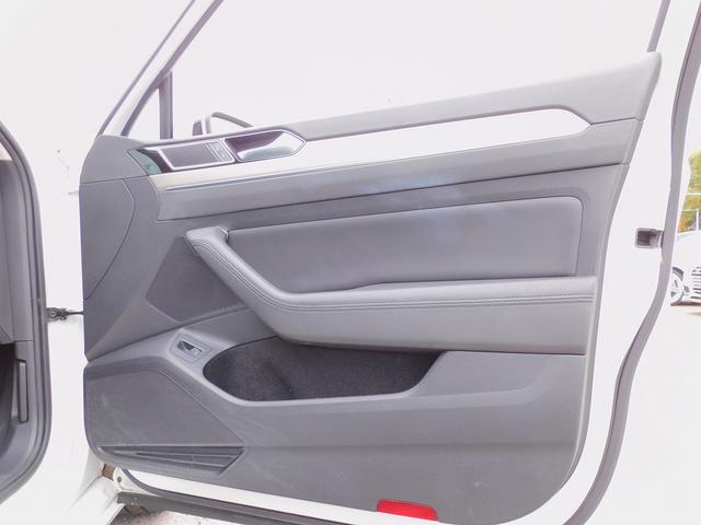 パサートヴァリアント TDIエレガンスライン ACC・Discover Pro・ナビTV・バックカメラ・CarPlay・2.0ETC・ハーフレザー・シートヒーター・LEDライト・コーナーセンサー・パワーバックドア・パーキングアシスト・USB(50枚目)