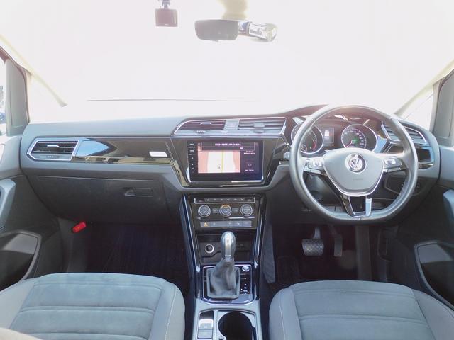 ゴルフトゥーラン ＴＤＩ　ハイライン　１オーナー・ＡＣＣ・ＢＳＭ・Ｄｉｓｃｏｖｅｒ　Ｐｒｏ・ナビＴＶ・バックカメラ・ＣａｒＰｌａｙ・Ｂｌｕｅｔｏｏｔｈ・スマートキー・ＬＥＤライト・パワーバックドア・コーナーセンサー・純正１７ＡＷ・ＥＴＣ（3枚目）