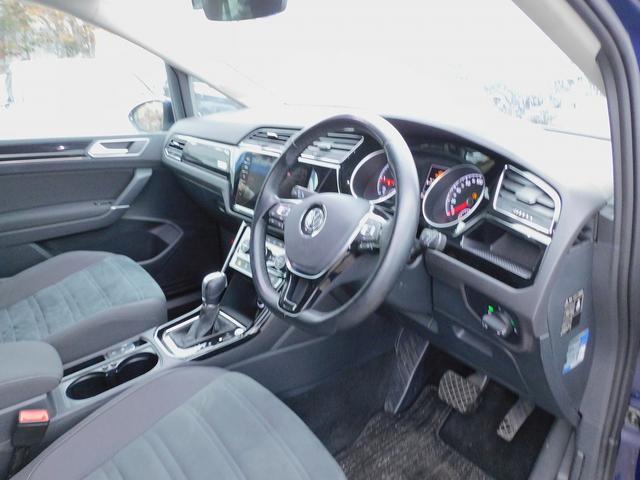 ゴルフトゥーラン ＴＤＩ　ハイライン　１オーナー・ＡＣＣ・ＢＳＭ・Ｄｉｓｃｏｖｅｒ　Ｐｒｏ・ナビＴＶ・バックカメラ・ＣａｒＰｌａｙ・Ｂｌｕｅｔｏｏｔｈ・スマートキー・ＬＥＤライト・パワーバックドア・コーナーセンサー・純正１７ＡＷ・ＥＴＣ（6枚目）