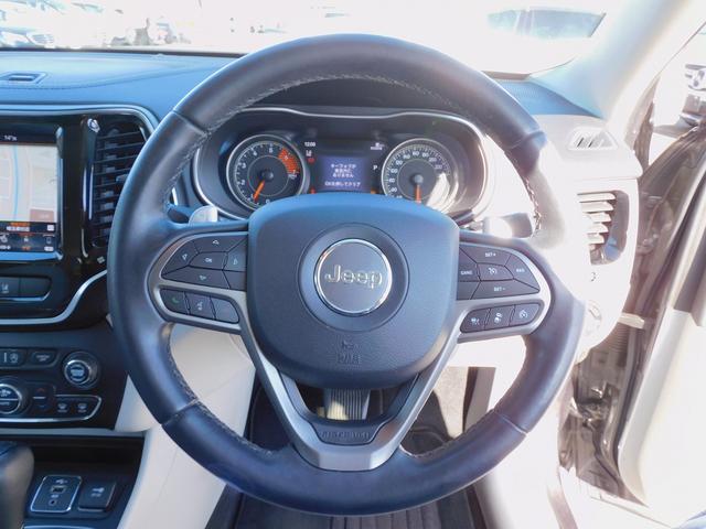 ジープ・チェロキー リミテッド　後期・ＡＣＣ・本革エアシート・純正ナビＴＶ・バックカメラ・ＣａｒＰｌａｙ・Ｂｌｕｅｔｏｏｔｈ・スマートキー・純正１８ＡＷ・コーナーセンサー・パワーバックドア・ＬＥＤライト・ＥＴＣ・Ｐアシスト・ＵＳＢ（11枚目）