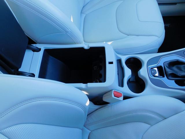 ジープ・チェロキー リミテッド　後期・ＡＣＣ・本革エアシート・純正ナビＴＶ・バックカメラ・ＣａｒＰｌａｙ・Ｂｌｕｅｔｏｏｔｈ・スマートキー・純正１８ＡＷ・コーナーセンサー・パワーバックドア・ＬＥＤライト・ＥＴＣ・Ｐアシスト・ＵＳＢ（42枚目）