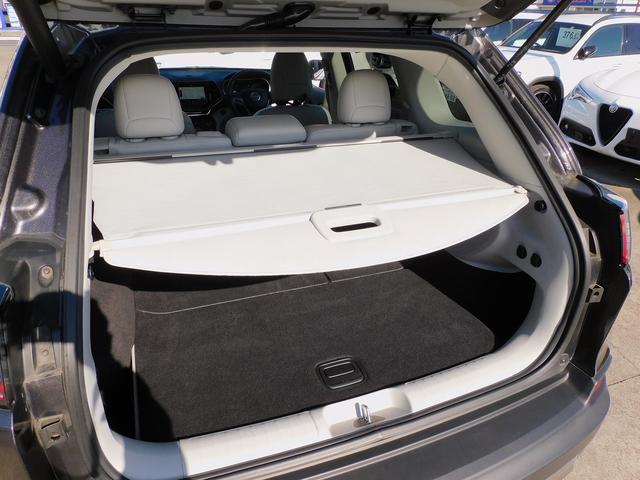 ジープ・チェロキー リミテッド　後期・ＡＣＣ・本革エアシート・純正ナビＴＶ・バックカメラ・ＣａｒＰｌａｙ・Ｂｌｕｅｔｏｏｔｈ・スマートキー・純正１８ＡＷ・コーナーセンサー・パワーバックドア・ＬＥＤライト・ＥＴＣ・Ｐアシスト・ＵＳＢ（50枚目）