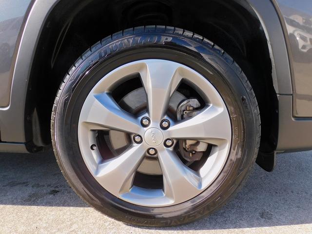 ジープ・チェロキー リミテッド　後期・ＡＣＣ・本革エアシート・純正ナビＴＶ・バックカメラ・ＣａｒＰｌａｙ・Ｂｌｕｅｔｏｏｔｈ・スマートキー・純正１８ＡＷ・コーナーセンサー・パワーバックドア・ＬＥＤライト・ＥＴＣ・Ｐアシスト・ＵＳＢ（62枚目）