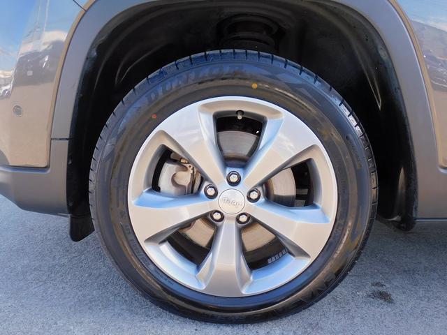 ジープ・チェロキー リミテッド　後期・ＡＣＣ・本革エアシート・純正ナビＴＶ・バックカメラ・ＣａｒＰｌａｙ・Ｂｌｕｅｔｏｏｔｈ・スマートキー・純正１８ＡＷ・コーナーセンサー・パワーバックドア・ＬＥＤライト・ＥＴＣ・Ｐアシスト・ＵＳＢ（65枚目）