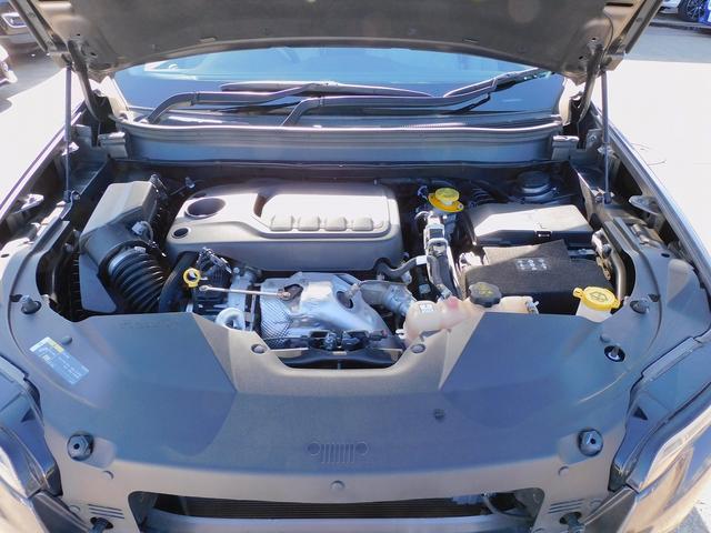 ジープ・チェロキー リミテッド　後期・ＡＣＣ・本革エアシート・純正ナビＴＶ・バックカメラ・ＣａｒＰｌａｙ・Ｂｌｕｅｔｏｏｔｈ・スマートキー・純正１８ＡＷ・コーナーセンサー・パワーバックドア・ＬＥＤライト・ＥＴＣ・Ｐアシスト・ＵＳＢ（68枚目）