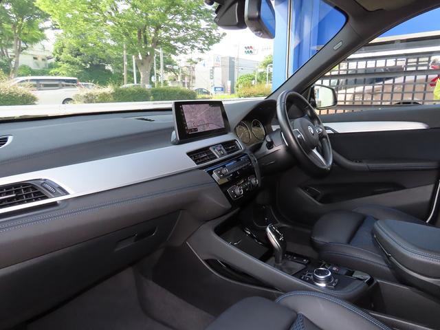 Ｘ１ ｘＤｒｉｖｅ　１８ｄ　Ｍスポーツ　セーフティ＆コンフォートｐｋｇ／ＬＣＩモデル／ＨＵＤ／ＡＣＣ／インテリＳ／タッチスクリーンＮＥＷｉＤｒｉｖｅナビ／Ｂカメラ／ＢＴオーディオ／スマキー／アイドリングＳＴＯＰ／パドルシフト／パワーシート／（6枚目）