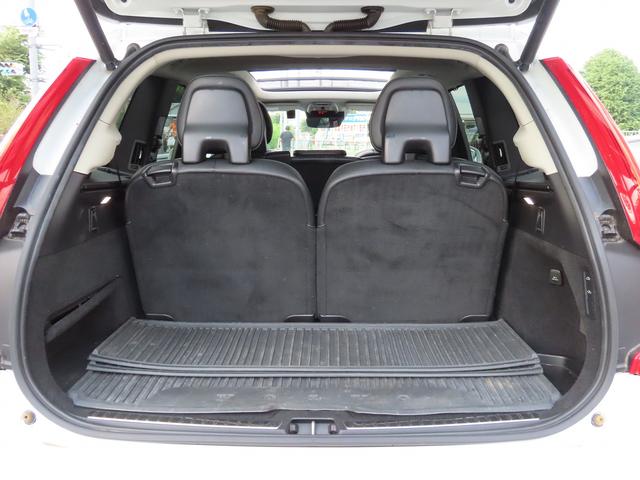 ＸＣ９０ Ｔ６　ＡＷＤ　インスクリプション　エアサスペンション装着車／サンルーフ／黒革／Ｂｏｗｅｒｓ＆Ｗｉｌｋｉｎｓ／ナビＴＶ／全周囲カメラ／ＣａｒＰｌａｙ／ベンチレーションシート／ＬＥＤヘッド／ＰＷバックドア／Ｐアシスト／禁煙車／記録簿／（28枚目）