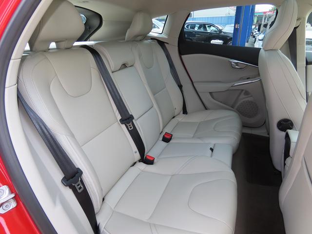Ｖ４０ クロスカントリー　Ｄ４　ＳＥ　アン　ミカセレクション　／弊社ユーザー様下取車／限定５０台／パノラマガラスルーフ／ベージュ革／ナビ／Ｂカメラ／ＢＴオーディオ／ＤＶＤ／ＭＳＶ／ＥＴＣ／スマキー／パドルシフト／ヒーター付Ｐシート／Ｃソナー／記録簿有り／（28枚目）