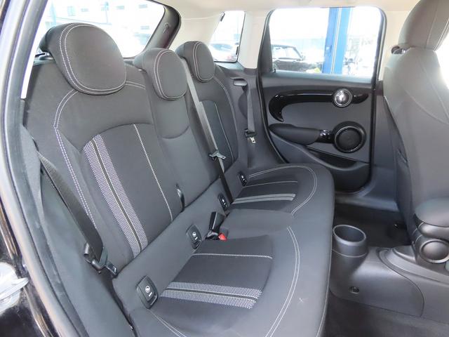 ＭＩＮＩ クーパーＳ　ペッパーｐｋｇ／中期モデル／電子シフトＤＣＴ／１オーナー／ＡＣＣ／インテリＳ／タッチスクリーンＮＥＷｉＤｒｉｖｅナビ／Ｂカメラ／ＢＴオーディオ／スマキー／アイドリングＳＴＯＰ／ＬＥＤ／Ｐアシスト／（57枚目）