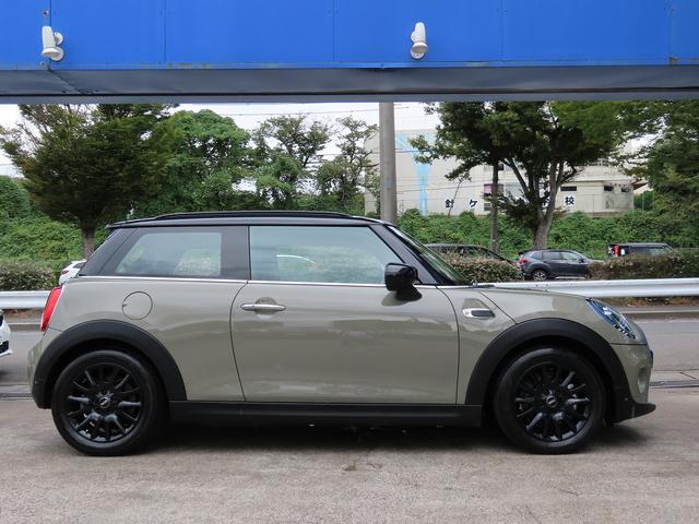 ＭＩＮＩ クーパーＤ　ペッパーｐｋｇ／中期モデル／電子シフトＤＣＴ／１オーナー／黒革／タッチスクリーンＮＥＷｉＤｒｉｖｅナビ／Ｂカメラ／ＢＴオーディオ／スマキー／アイドリングＳＴＯＰ／ＬＥＤヘッド／ＦＲフォグ／Ｐアシスト／（16枚目）