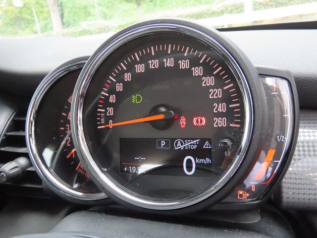 ＭＩＮＩ クーパーＤ　ペッパーｐｋｇ／中期モデル／電子シフトＤＣＴ／１オーナー／黒革／タッチスクリーンＮＥＷｉＤｒｉｖｅナビ／Ｂカメラ／ＢＴオーディオ／スマキー／アイドリングＳＴＯＰ／ＬＥＤヘッド／ＦＲフォグ／Ｐアシスト／（49枚目）