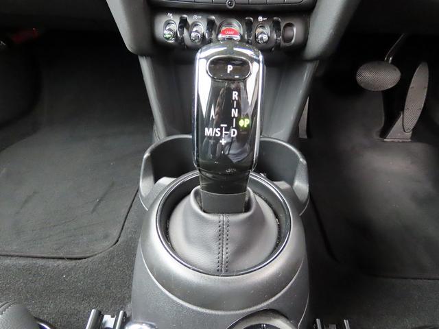 ＭＩＮＩ クーパーＤ　ペッパーｐｋｇ／中期モデル／電子シフトＤＣＴ／１オーナー／黒革／タッチスクリーンＮＥＷｉＤｒｉｖｅナビ／Ｂカメラ／ＢＴオーディオ／スマキー／アイドリングＳＴＯＰ／ＬＥＤヘッド／ＦＲフォグ／Ｐアシスト／（56枚目）