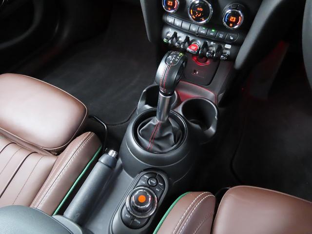 ＭＩＮＩ クーパーＳＤ　６０イヤーズエディション　／中期モデル／特別仕様車／茶革（ダークマロン）／ＡＣＣ／インテリＳ／タッチスクリーンＮＥＷｉＤｒｉｖｅナビ／Ｂカメラ／ＢＴオーディオ／スマキー／ＬＥＤヘッド／パドルシフト／シートヒーター／記録簿／（44枚目）