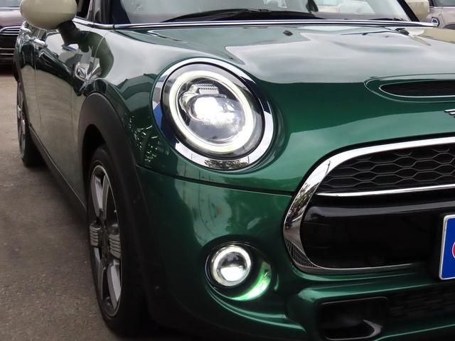 ＭＩＮＩ クーパーＳＤ　６０イヤーズエディション　／中期モデル／特別仕様車／茶革（ダークマロン）／ＡＣＣ／インテリＳ／タッチスクリーンＮＥＷｉＤｒｉｖｅナビ／Ｂカメラ／ＢＴオーディオ／スマキー／ＬＥＤヘッド／パドルシフト／シートヒーター／記録簿／（47枚目）