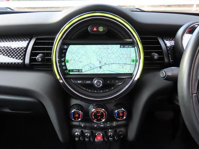 ＭＩＮＩ クーパーＳＤ　ペッパーｐｋｇ／中期モデル／ＡＣＣ／インテリＳ／タッチスクリーンＮＥＷｉＤｒｉｖｅナビ／Ｂカメラ／ＢＴオーディオ／スマキー／ＬＥＤヘッド／アイドリングＳＴＯＰ／Ｐアシスト／ＵＳＢ／禁煙車／（10枚目）