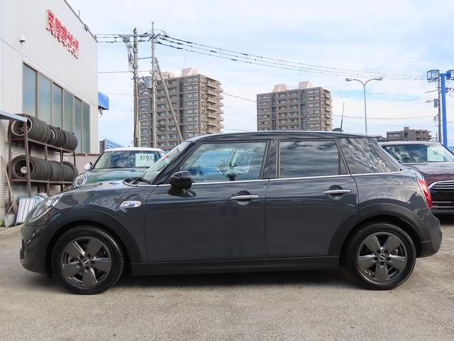 ＭＩＮＩ クーパーＳＤ　ペッパーｐｋｇ／中期モデル／ＡＣＣ／インテリＳ／タッチスクリーンＮＥＷｉＤｒｉｖｅナビ／Ｂカメラ／ＢＴオーディオ／スマキー／ＬＥＤヘッド／アイドリングＳＴＯＰ／Ｐアシスト／ＵＳＢ／禁煙車／（17枚目）