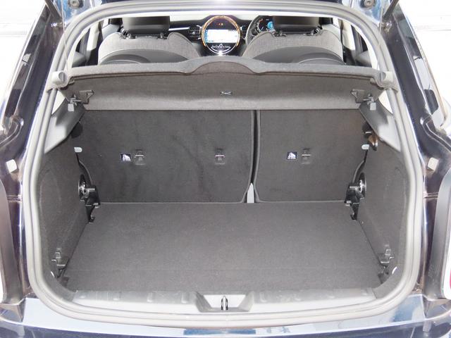 MINI クーパーSD クラシック・トリム /LCIモデル/デジタルパッケージプラス/液晶メーター/ACC/MINIドライビングモード/MINIナビID6/Bカメラ/BTオーディオ/ミラーETC/LEDヘッド/Pアシスト/禁煙車/(8枚目)