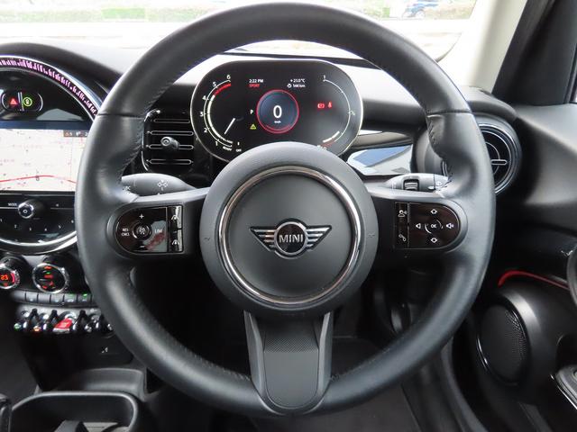 MINI クーパーSD クラシック・トリム /LCIモデル/デジタルパッケージプラス/液晶メーター/ACC/MINIドライビングモード/MINIナビID6/Bカメラ/BTオーディオ/ミラーETC/LEDヘッド/Pアシスト/禁煙車/(42枚目)