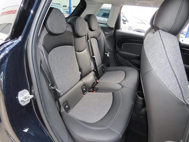 MINI クーパーSD クラシック・トリム /LCIモデル/デジタルパッケージプラス/液晶メーター/ACC/MINIドライビングモード/MINIナビID6/Bカメラ/BTオーディオ/ミラーETC/LEDヘッド/Pアシスト/禁煙車/(44枚目)