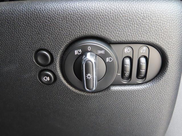 MINI クーパーSD クラシック・トリム /LCIモデル/デジタルパッケージプラス/液晶メーター/ACC/MINIドライビングモード/MINIナビID6/Bカメラ/BTオーディオ/ミラーETC/LEDヘッド/Pアシスト/禁煙車/(59枚目)