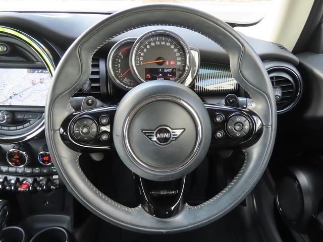 MINI クーパーSD 60イヤーズエディション /中期モデル/特別仕様車/茶革(ダークマロン)/ACC/インテリS/MINIナビID5/Bカメラ/BTオーディオ/スマキー/アイドリングSTOP/パドルシフト/シートヒーター/LED/FRフォグ/(14枚目)