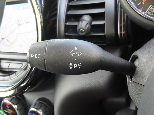 MINI クーパーSD 60イヤーズエディション /中期モデル/特別仕様車/茶革(ダークマロン)/ACC/インテリS/MINIナビID5/Bカメラ/BTオーディオ/スマキー/アイドリングSTOP/パドルシフト/シートヒーター/LED/FRフォグ/(30枚目)