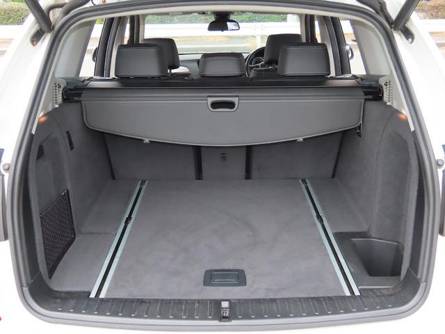 ＬＣＩモデル／黒革／全周囲カメラ／ＢＳＭ／ＡＣＣ／衝突軽減Ｂ／レーンキープ／電動Ｒゲート／ＢＴオーディオ／ヒーター付パワーシート／スマキー／ＥＴＣ２．０／ＬＥＤフォグ／フルセグ／リアフィルム／禁煙車