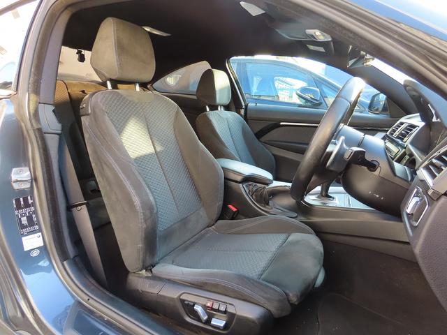 純正ナビＢカメラ／ＢＳＭ／ＡＣＣ／衝突軽減Ｂ／レーンキープ／ＢＴオーディオ／純正１８ＡＷ／ＥＴＣ２．０／スマキー／パドルシフト／リアＰＤＣ／ＵＳＢ／フットトランク／リアフィルム／前後ドラレコ／禁煙車