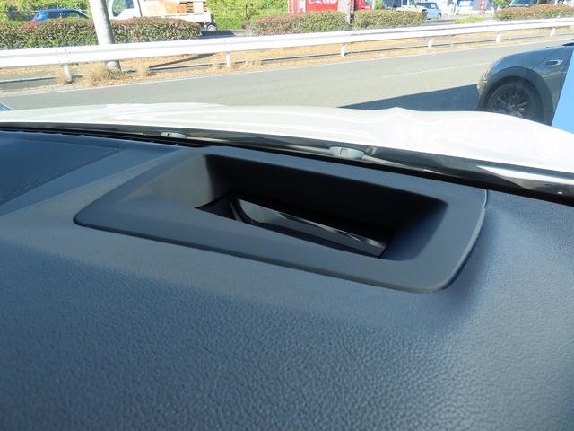 ハイラインｐｋｇ／黒革／全周囲カメラ／ＭＤメーター／ＡＣＣ／ＢＳＭ／衝突軽減Ｂ／レーンキープ／Ｐアシスト／電動Ｒゲート／前後ヒーター／ランバーサポート／１９ＡＷ／ジェスチャーＣ／ワイヤレス充電／禁煙車