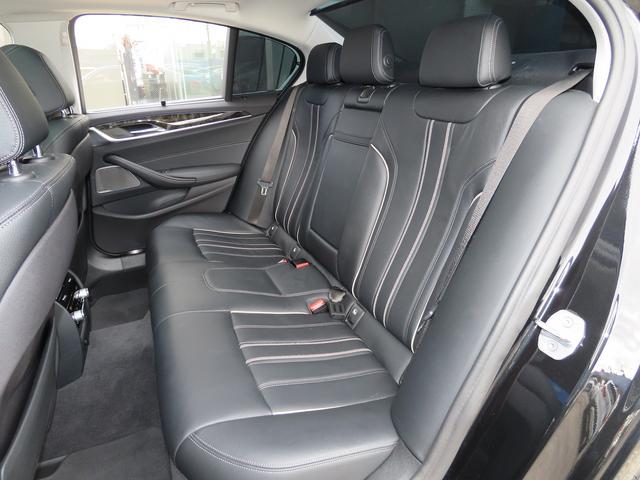 ５シリーズ ５３０ｉラグジュアリー　／サンルーフ／黒革／Ｉｎｄｉｖｉｄｕａｌ２０ＡＷ／ｈａｒｍａｎ／ｋａｒｄｏｎ／４ゾーンエアコン／センサテックダッシュボード／第６世代ｉＤｒｉｖｅナビ／全周囲カメラ／ＤＴＶ／ヒーター付Ｐシート／記録簿／（43枚目）