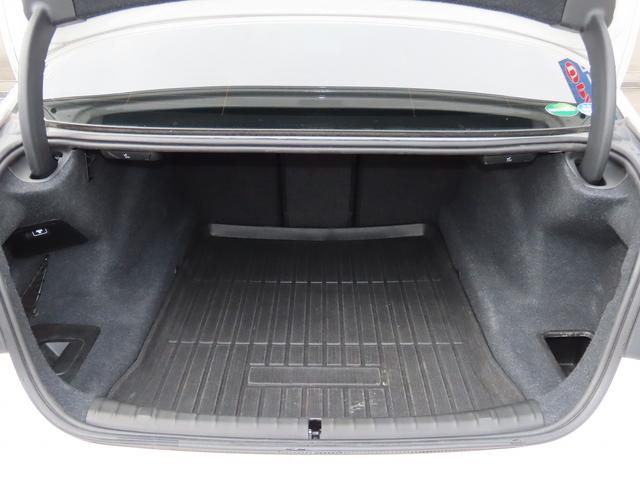 ５シリーズ ５４０ｉ　Ｍスポーツ　イノベーションｐｋｇ／黒革／ＨＵＤ／ＡＣＣ／ＢＳＭ／第６世代ｉＤｒｉｖｅナビ／全周囲カメラ／ＤＴＶ／ＢＴオーディオ／パドルシフト／ヒーター付Ｐシート／ＰＷトランク／ＬＥＤ／アンビエントライト／記録簿／（8枚目）