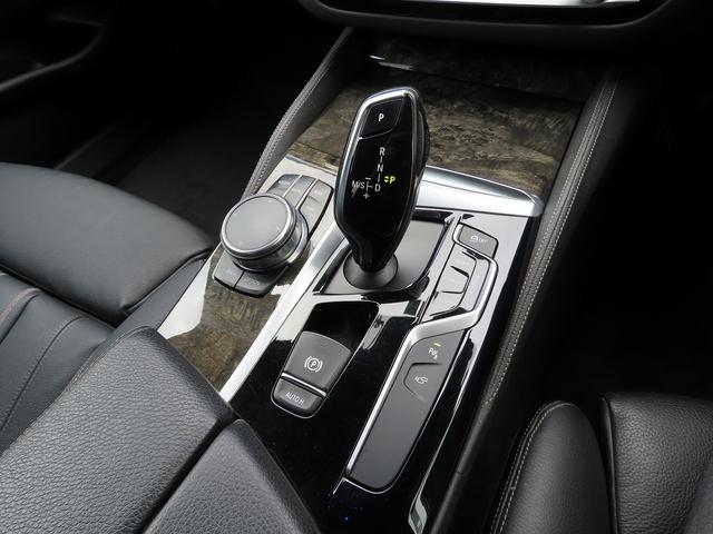 ５シリーズ ５４０ｉ　Ｍスポーツ　イノベーションｐｋｇ／黒革／ＨＵＤ／ＡＣＣ／ＢＳＭ／第６世代ｉＤｒｉｖｅナビ／全周囲カメラ／ＤＴＶ／ＢＴオーディオ／パドルシフト／ヒーター付Ｐシート／ＰＷトランク／ＬＥＤ／アンビエントライト／記録簿／（14枚目）