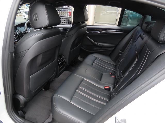 ５シリーズ ５４０ｉ　Ｍスポーツ　イノベーションｐｋｇ／黒革／ＨＵＤ／ＡＣＣ／ＢＳＭ／第６世代ｉＤｒｉｖｅナビ／全周囲カメラ／ＤＴＶ／ＢＴオーディオ／パドルシフト／ヒーター付Ｐシート／ＰＷトランク／ＬＥＤ／アンビエントライト／記録簿／（52枚目）