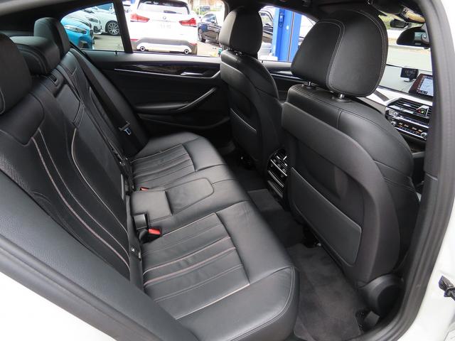 ５シリーズ ５４０ｉ　Ｍスポーツ　イノベーションｐｋｇ／黒革／ＨＵＤ／ＡＣＣ／ＢＳＭ／第６世代ｉＤｒｉｖｅナビ／全周囲カメラ／ＤＴＶ／ＢＴオーディオ／パドルシフト／ヒーター付Ｐシート／ＰＷトランク／ＬＥＤ／アンビエントライト／記録簿／（61枚目）