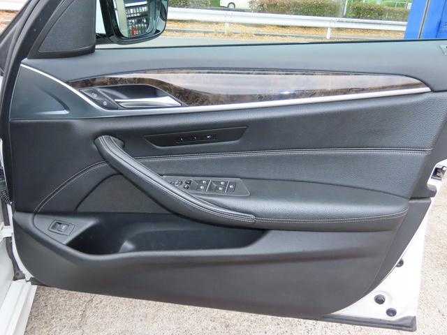 ５シリーズ ５４０ｉ　Ｍスポーツ　イノベーションｐｋｇ／黒革／ＨＵＤ／ＡＣＣ／ＢＳＭ／第６世代ｉＤｒｉｖｅナビ／全周囲カメラ／ＤＴＶ／ＢＴオーディオ／パドルシフト／ヒーター付Ｐシート／ＰＷトランク／ＬＥＤ／アンビエントライト／記録簿／（63枚目）