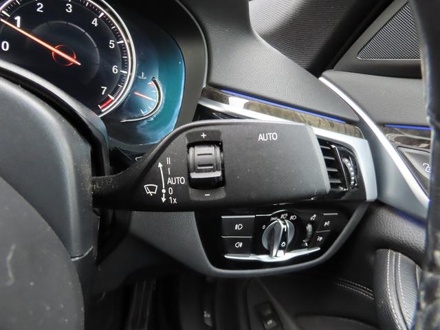 ５シリーズ ５４０ｉ　Ｍスポーツ　イノベーションｐｋｇ／黒革／ＨＵＤ／ＡＣＣ／ＢＳＭ／第６世代ｉＤｒｉｖｅナビ／全周囲カメラ／ＤＴＶ／ＢＴオーディオ／パドルシフト／ヒーター付Ｐシート／ＰＷトランク／ＬＥＤ／アンビエントライト／記録簿／（66枚目）