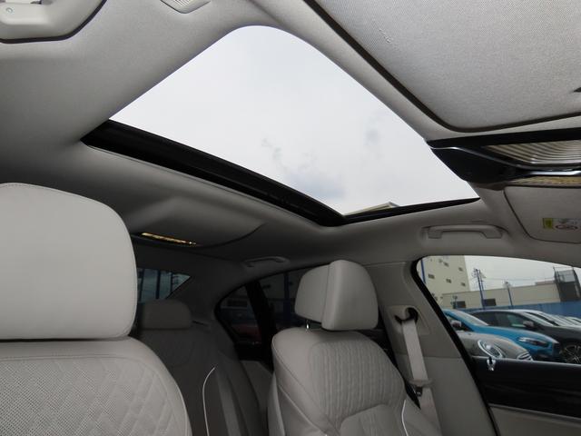 ７シリーズ ７４０ｄ　ｘＤｒｉｖｅ　エクゼクティブ　／ホワイトレザー／サンルーフ／ＢＭＷレーザーライト／ＨＵＤ／ｈａｒｍａｎ／ｋａｒｄｏｎ／第６世代ｉＤｒｉｖｅナビ／全周囲カメラ／ＤＴＶ／ＢＴオーディオ／ベンチレーションシート／アンビエントライト／（29枚目）