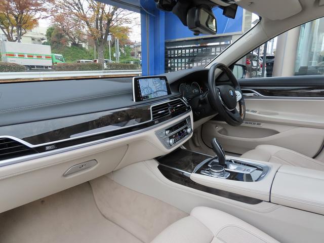 ７シリーズ ７４０ｄ　ｘＤｒｉｖｅ　エクゼクティブ　／ホワイトレザー／サンルーフ／ＢＭＷレーザーライト／ＨＵＤ／ｈａｒｍａｎ／ｋａｒｄｏｎ／第６世代ｉＤｒｉｖｅナビ／全周囲カメラ／ＤＴＶ／ＢＴオーディオ／ベンチレーションシート／アンビエントライト／（70枚目）