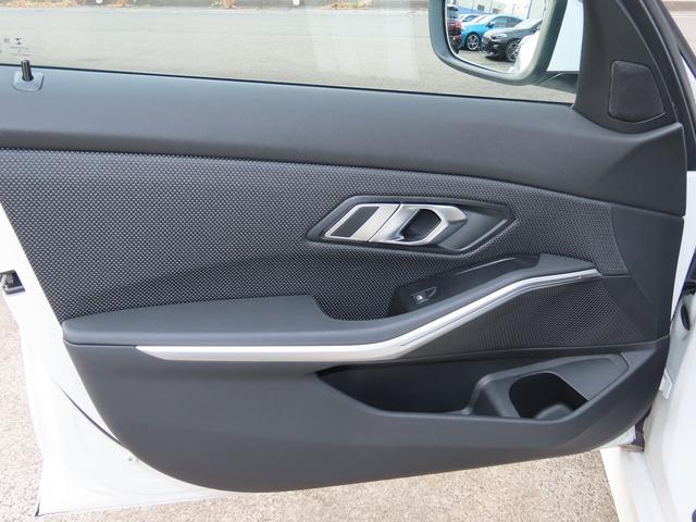 3シリーズ 320d xDrive プラス&コンフォートpkg/ACC/BSM/第7世代iDriveナビ/Bカメラ/CarPlay/BTオーディオ/スマキー/アイドリングSTOP/ヒーター付Pシート/PWトランク/LEDヘッド/禁煙車/(68枚目)