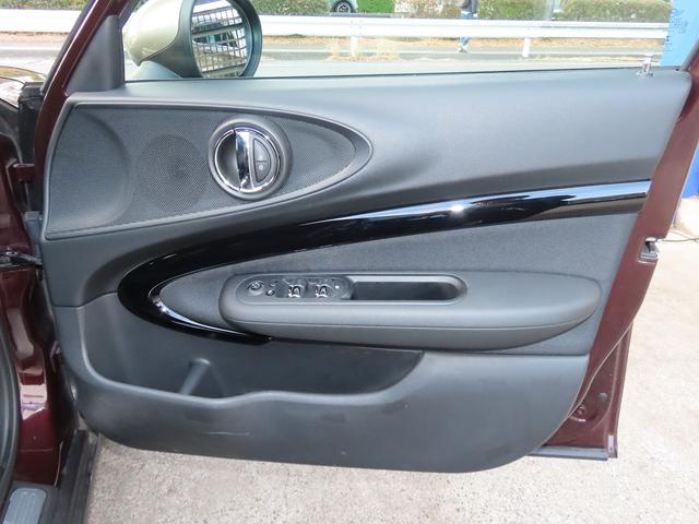 ＭＩＮＩ クーパー　クラブマン　ペッパーｐｋｇ／ＡＣＣ／インテリＳ／ＮＥＷｉＤｒｉｖｅナビ／Ｂカメラ／ＢＴオーディオ／スマキー／アイドリングＳＴＯＰ／ＬＥＤヘッド／ＦＲフォグ／Ｃソナー／ＡＵＸ／ＵＳＢ／禁煙車／記録簿／（49枚目）