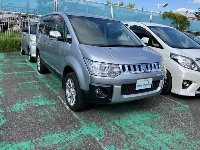 デリカＤ：５ Ｇ　プレミアム　４ＷＤ　オートクルーズコントロール　ＨＩＤ　スマートキー　ＣＶＴ　アルミホイール　盗難防止システム　衝突安全ボディ　ＡＢＳ　ＥＳＣ　エアコン　パワーステアリング　パワーウィンドウ（2枚目）