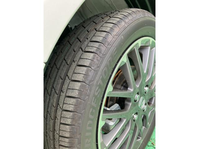 外観にマッチしたアルミホイールを装着しております。