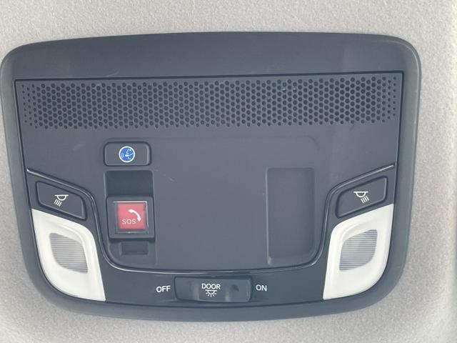 フィット ｅ：ＨＥＶクロスター　ドライブレコーダー　ＥＴＣ　バックカメラ　ナビ　ＴＶ　クリアランスソナー　オートクルーズコントロール　レーンアシスト　衝突被害軽減システム　アルミホイール　オートライト　ＬＥＤヘッドランプ（40枚目）