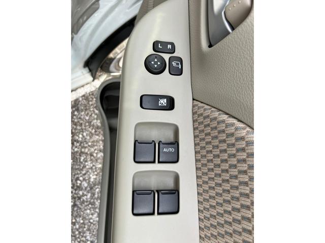 エブリイワゴン ＰＺターボスペシャル　４ＷＤ　両側電動スライドドア　クリアランスソナー　レーンアシスト　衝突被害軽減システム　ＬＥＤヘッドランプ　スマートキー　アイドリングストップ　電動格納ミラー　シートヒーター　ベンチシート　ＣＶＴ（12枚目）