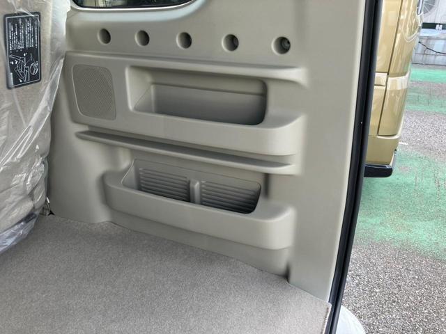 エブリイワゴン ＰＺターボスペシャル　４ＷＤ　両側電動スライドドア　クリアランスソナー　レーンアシスト　衝突被害軽減システム　ＬＥＤヘッドランプ　スマートキー　アイドリングストップ　電動格納ミラー　シートヒーター　ベンチシート　ＣＶＴ（29枚目）