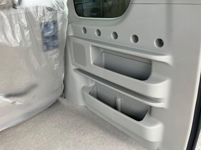 エブリイワゴン ＰＺターボスペシャル　４ＷＤ　両側電動スライドドア　クリアランスソナー　衝突被害軽減システム　ＬＥＤヘッドランプ　スマートキー　アイドリングストップ　電動格納ミラー　シートヒーター　ベンチシート　ＣＶＴ　盗難防止システム（33枚目）